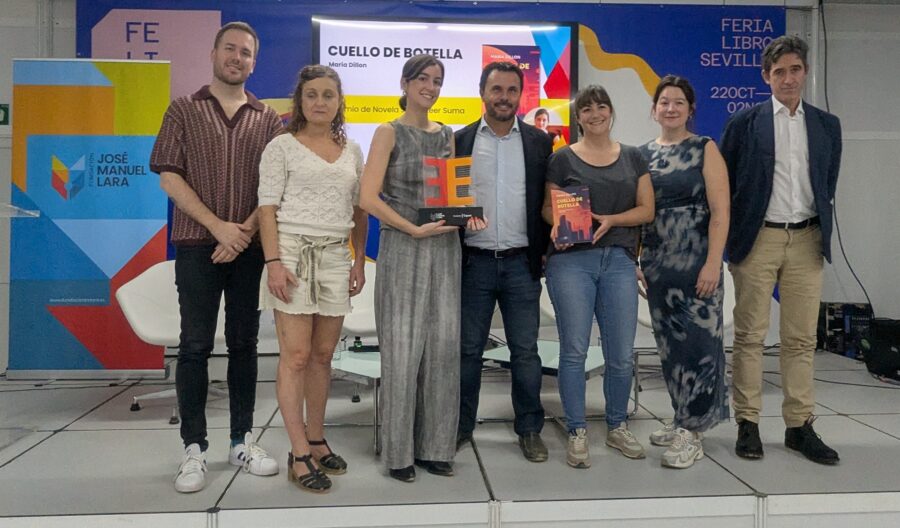 María Dillon recibe el Premio de Novela Joven Leer Suma María Dillon recibe el Premio de Novela Joven Leer Suma